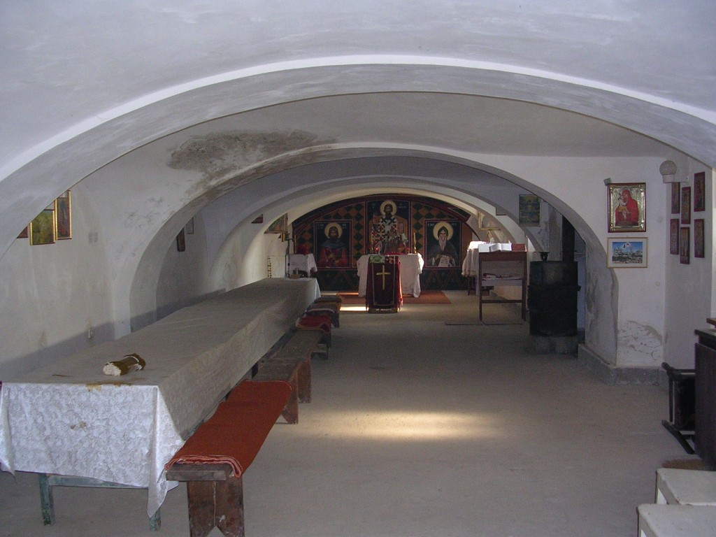 Фотографија из галерије Манастира Кувеждин, 2005 (26)